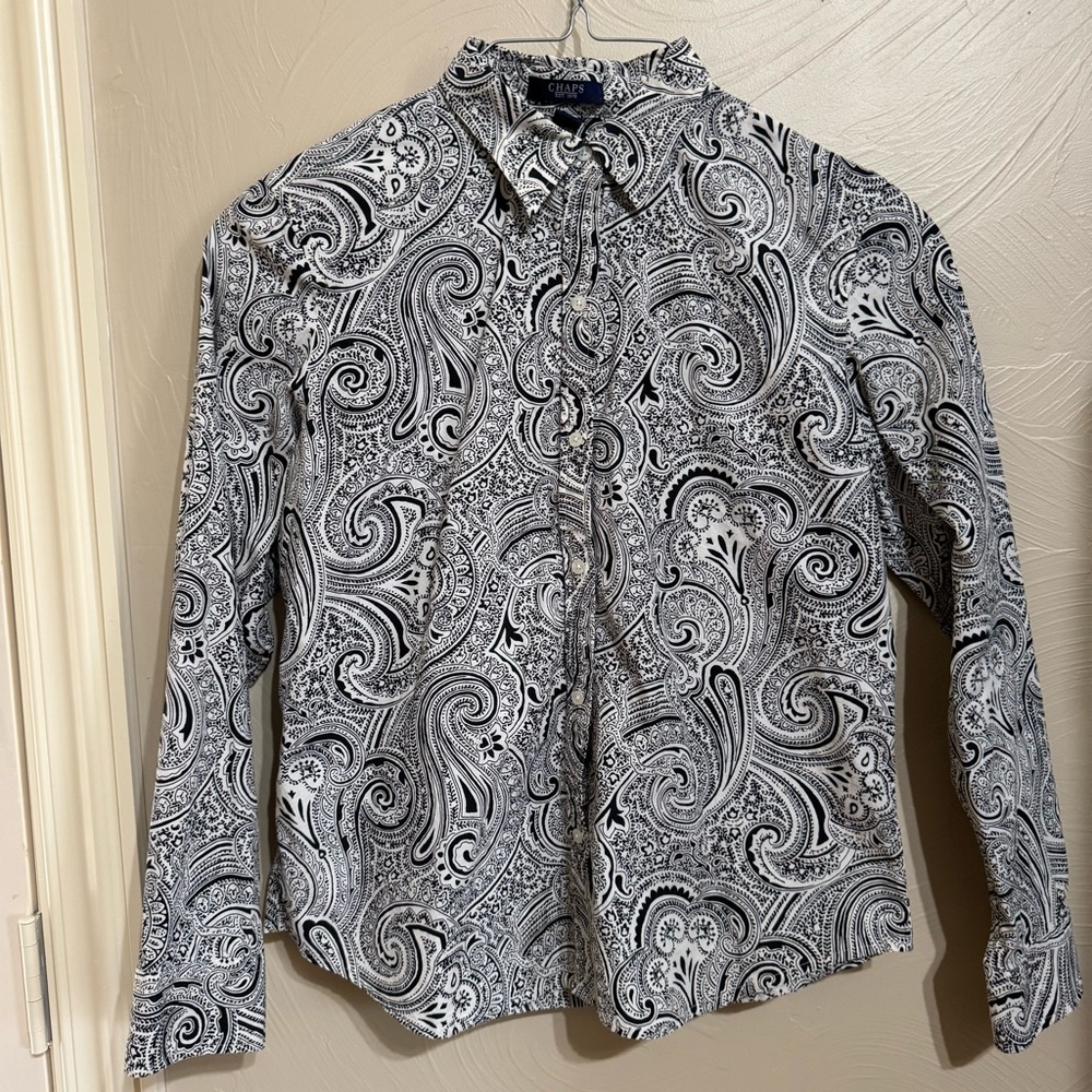 CHAPS Women’s Black and White Paisley Button-Up Shirt